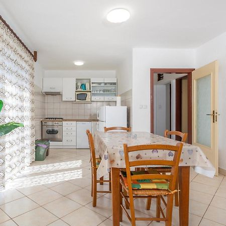 Lovely Apartment In Krk With Kitchen Brzac Buitenkant foto