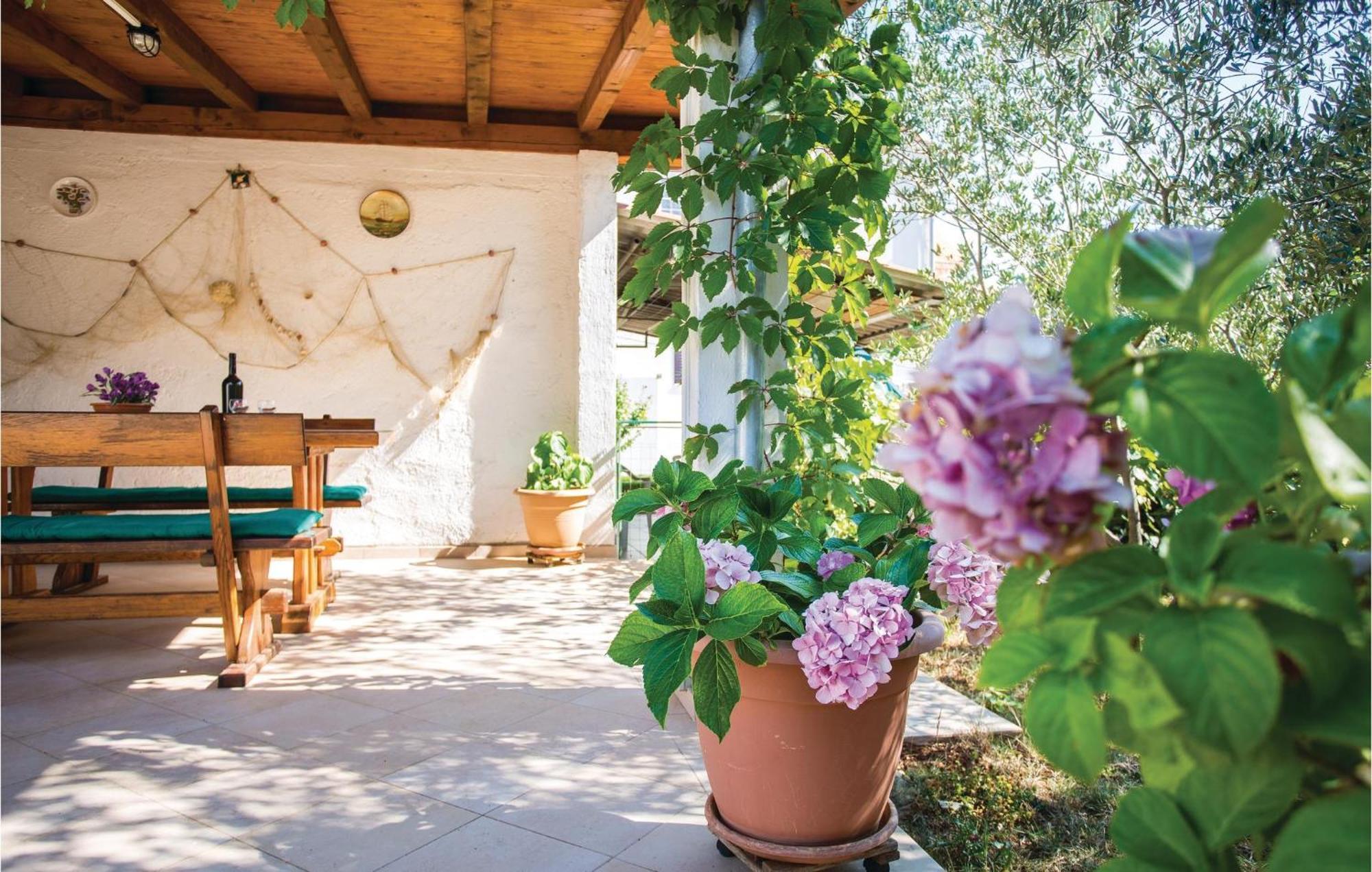 Lovely Apartment In Krk With Kitchen Brzac Buitenkant foto