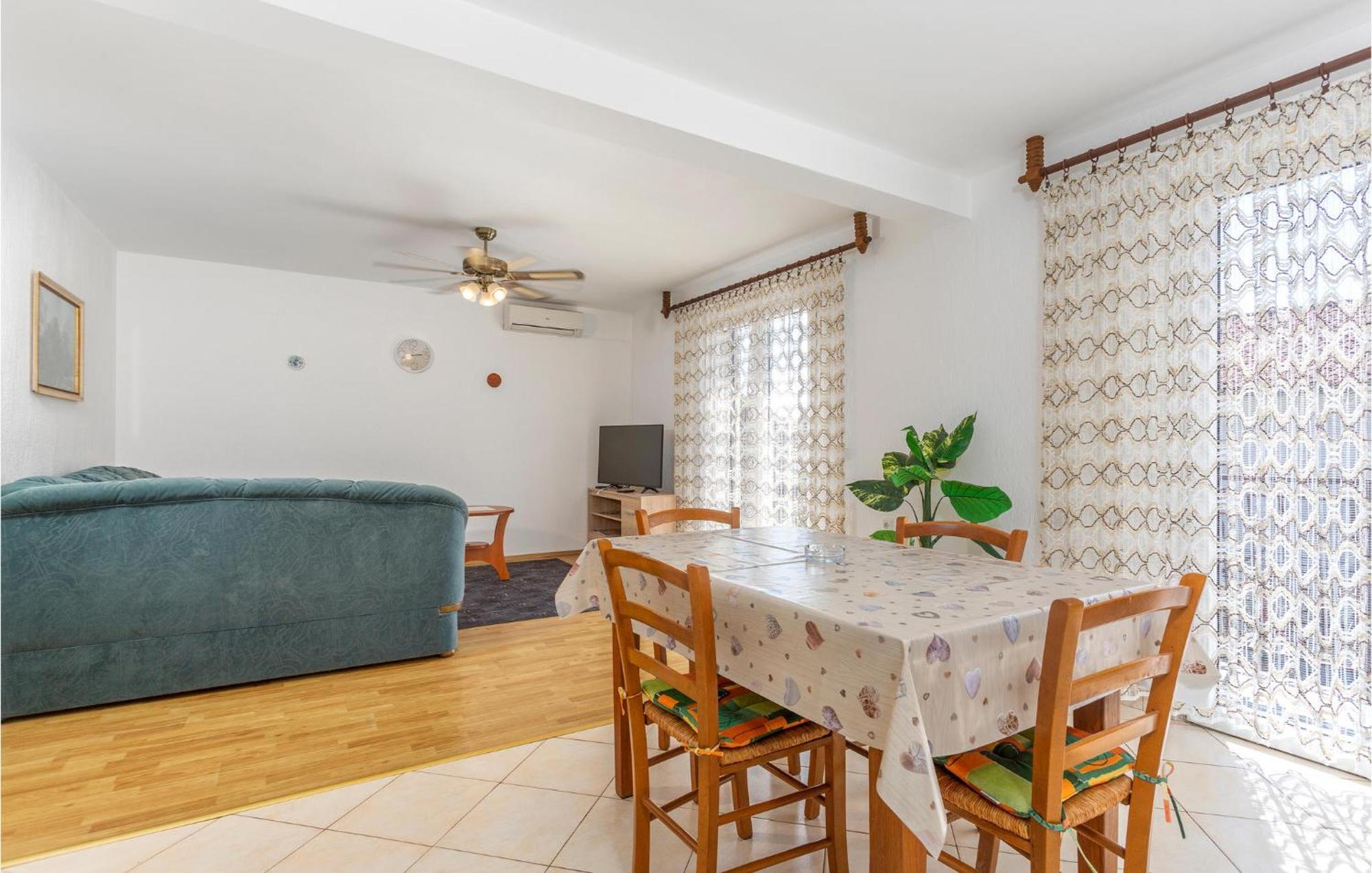 Lovely Apartment In Krk With Kitchen Brzac Buitenkant foto