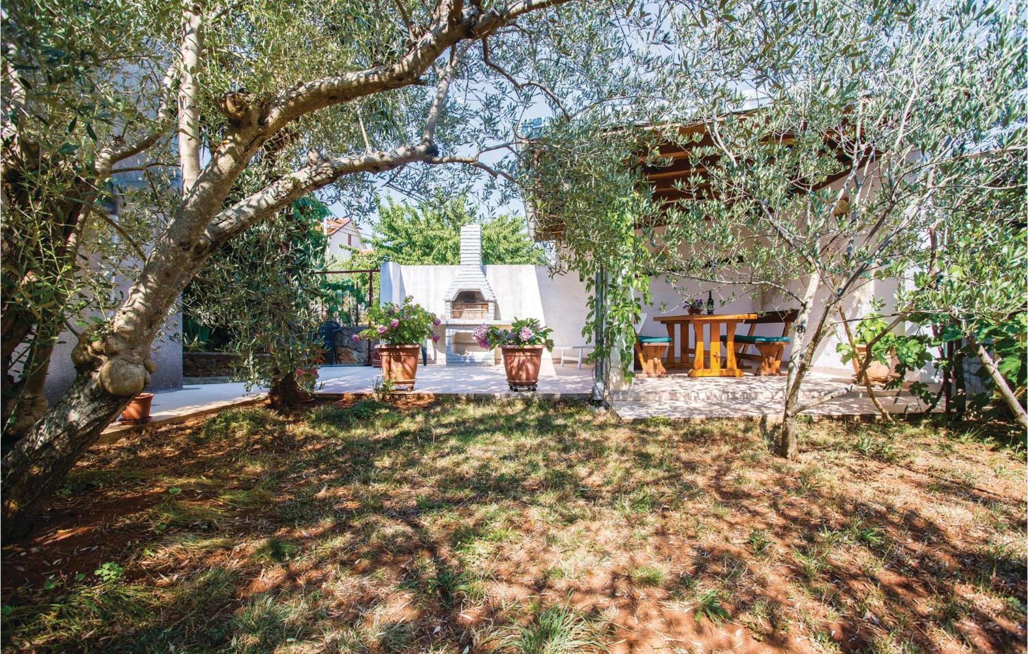 Lovely Apartment In Krk With Kitchen Brzac Buitenkant foto